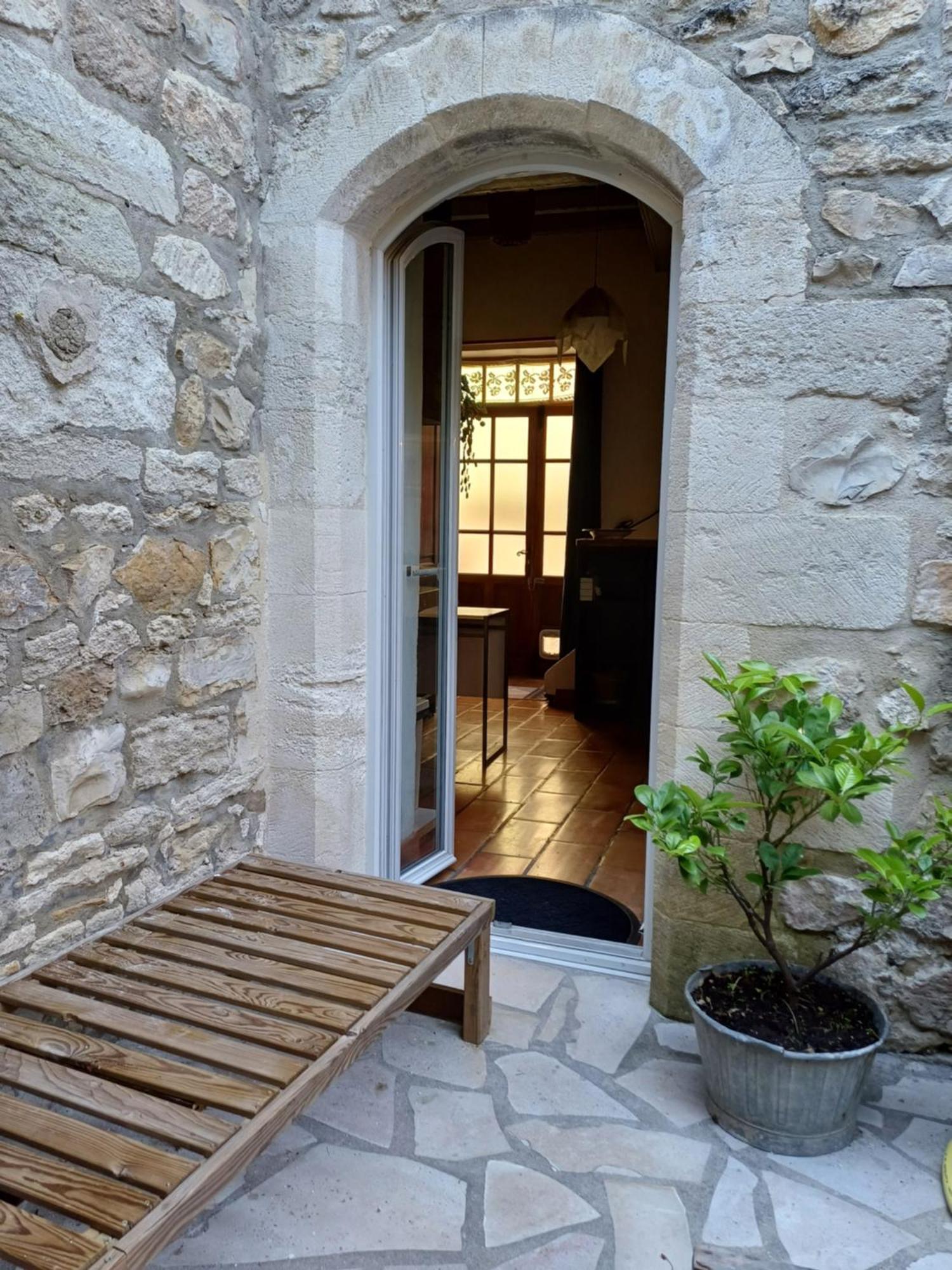 Chambre D Hotes Aramon Екстериор снимка